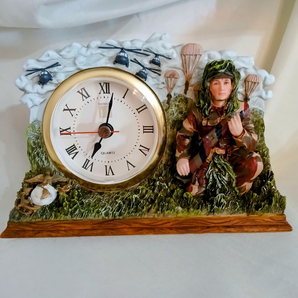 Vanmark | USMC American Hero Marine Soldier Figure Handcrafted Clock